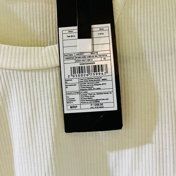 Westside wardrobe White floral top with puff sleeves! - Picture 6 of 6